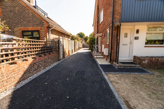 Side access path and drive